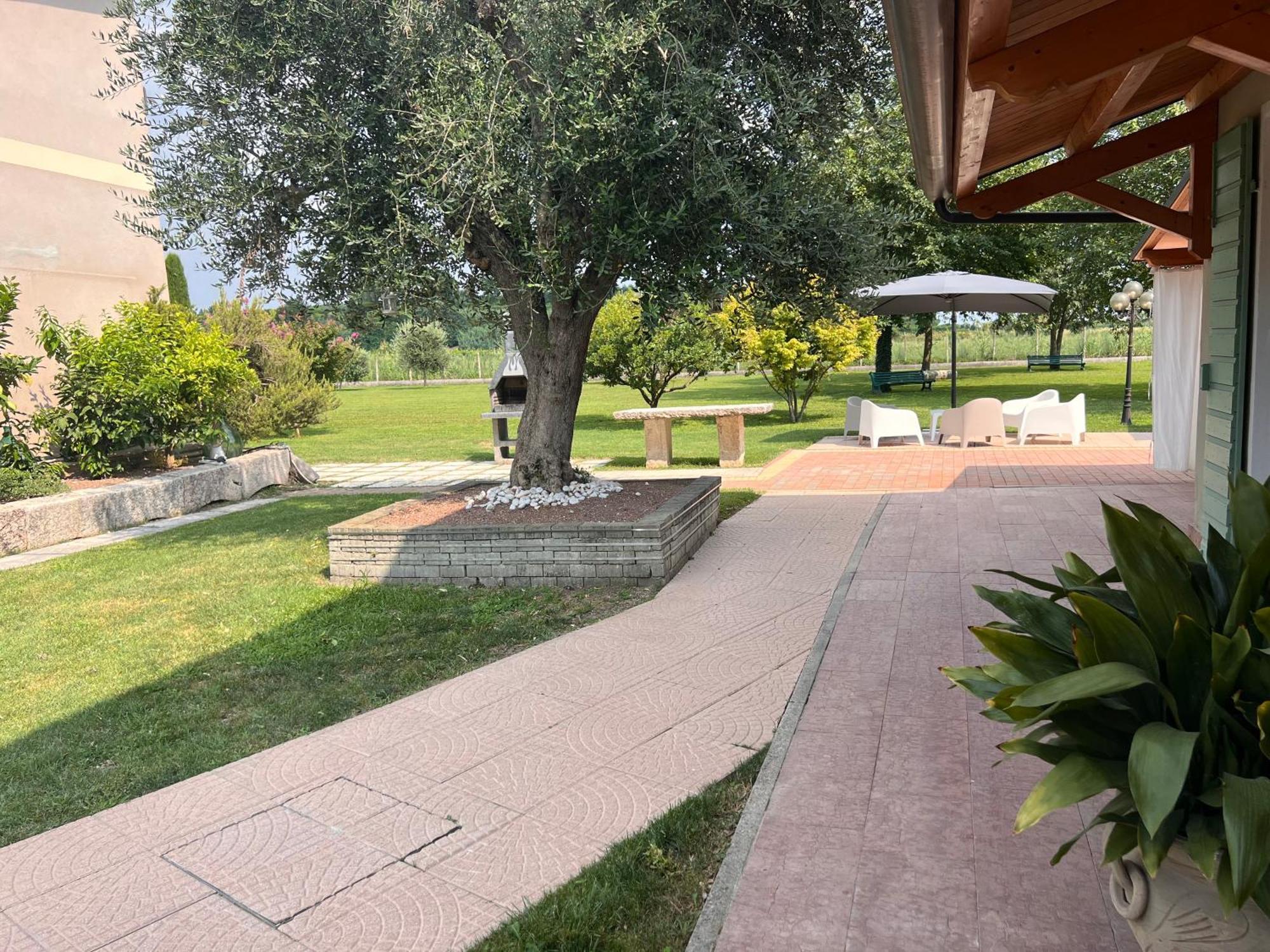 Appartamento "Casa Vacanze Corte Ara Decima" Сона Экстерьер фото